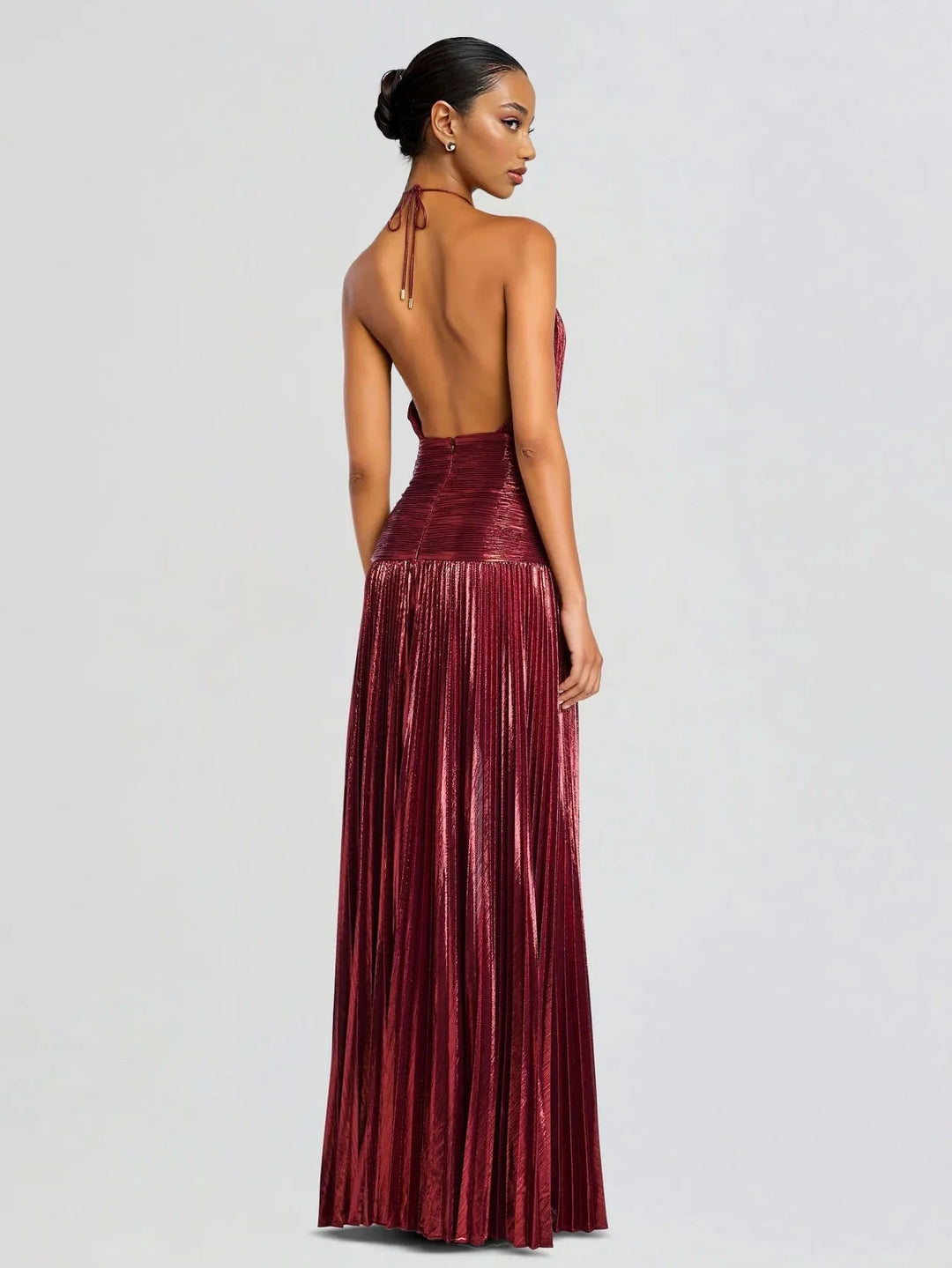 Elegantna Metalna Plisirana Halter Maxi Haljina