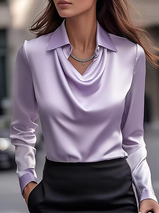 Adriana - Elegantna bijela saten bluzica s drapiranim izrezom