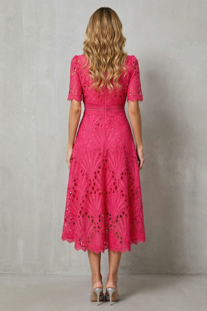 SERAPHINA - Vestido Midi Rendado Gola Alta