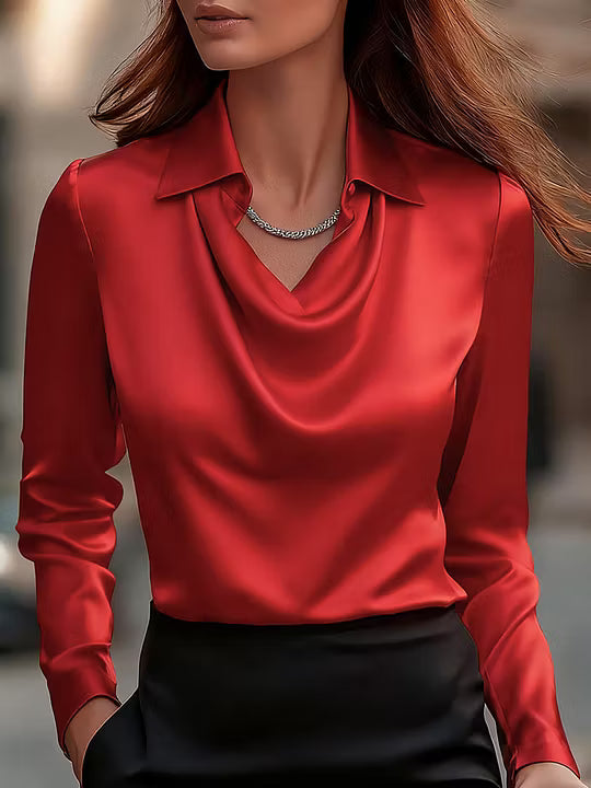 Adriana - Elegantna bijela saten bluzica s drapiranim izrezom