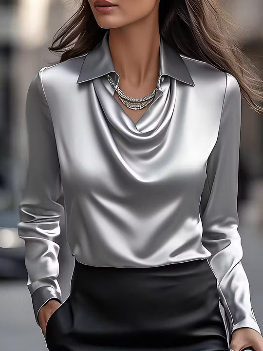 Adriana - Elegantna bijela saten bluzica s drapiranim izrezom